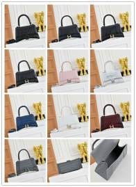 Picture of Balenciaga Handbags _SKUfw236448978fw
